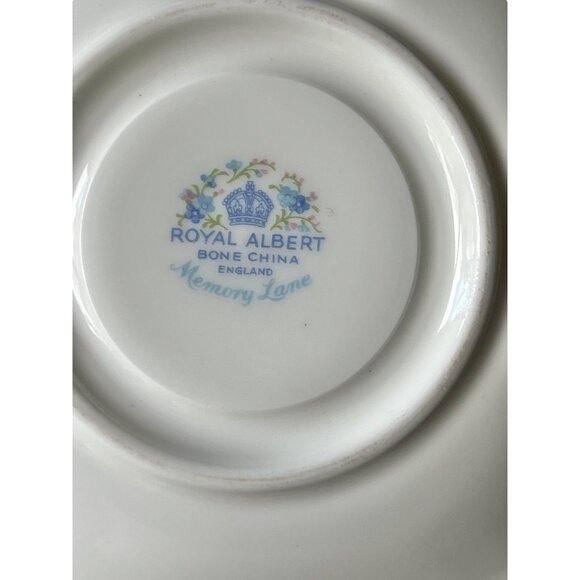 Royal Albert Memory Lane Bone China Blue Floral Teacup & Saucer Forget Me Not - Picture 7 of 9